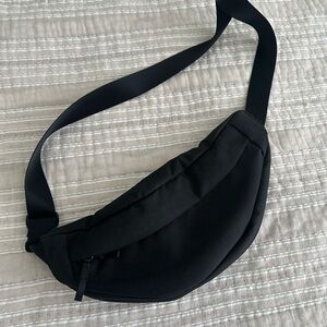 Everlane Crossbody Bag - The Renew Transit Fanny Pack